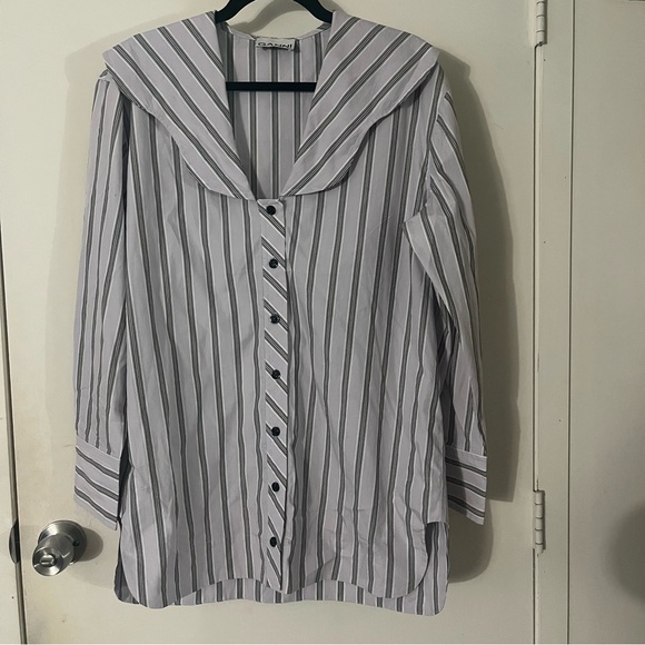{Ganni} 🔷 Pinstriped collar button up top - Picture 2 of 6